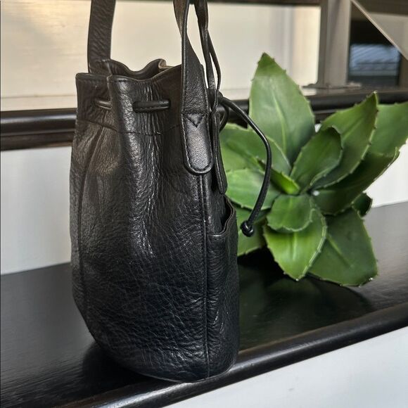 Vintage Genuine Leather Drawstring Bucket Shoulder Bag, Soft Luxurious Purse - Picture 2 of 10